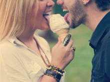 Мороженое за поцелуй