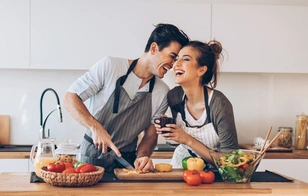 Лучше отдайте врагу: 6 салатов, которые окажутся вреднее фастфуда — их есть нельзя
