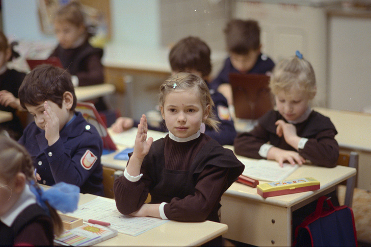 В чем ходили в школу дети в СССР