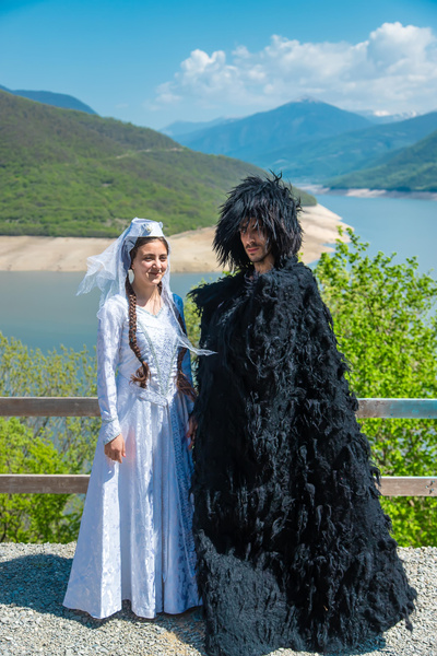 Грузинские свадьбы сегодня: женихам нет нужды свататься, а невесты не смотрят в пол