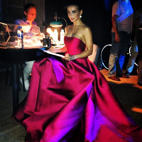 Анна Седокова готовится к выступлению на выпускном в Кремле | Источник: "Инстаграм" (запрещенная в России экстремистская организация)