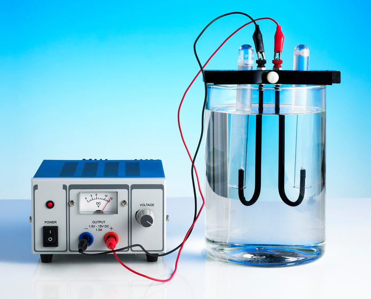 Почему вода, состоящая из водорода и кислорода, не горит и не ...