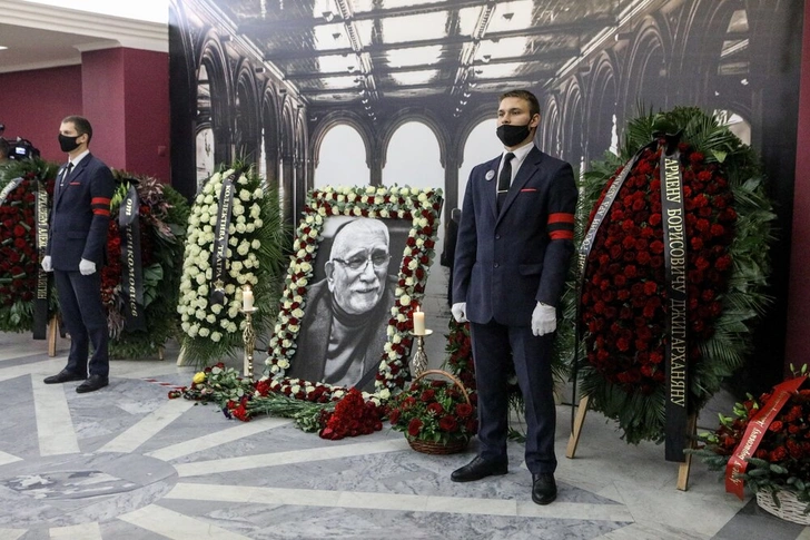 Армен Джигарханян: психическое заболевание первой жены, гибель дочки и скандал с Виталиной