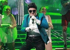 Сати Казанова первоплотилась в рэпера PSY