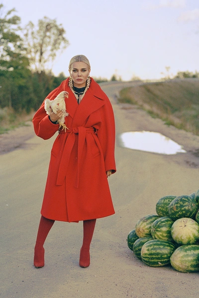 TO-MA в наряде от Balenciaga