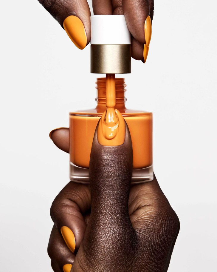 Оранжевый — хит сезона: Hermès выпустили первую коллекцию лаков для ногтей