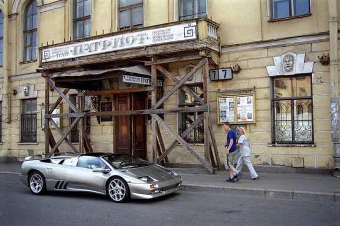 10 фото из России 90-х, которые стали вирусными на зарубежных сайтах