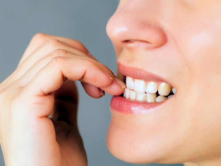 6 худших привычек, которые день за днем разрушают ваши зубы (но вы не замечаете)