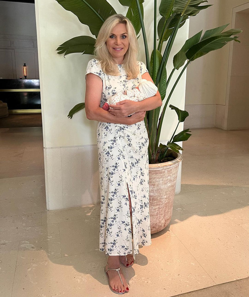 Жена Валентина Юдашкина опубликовала первые фото с новорожденной внучкой