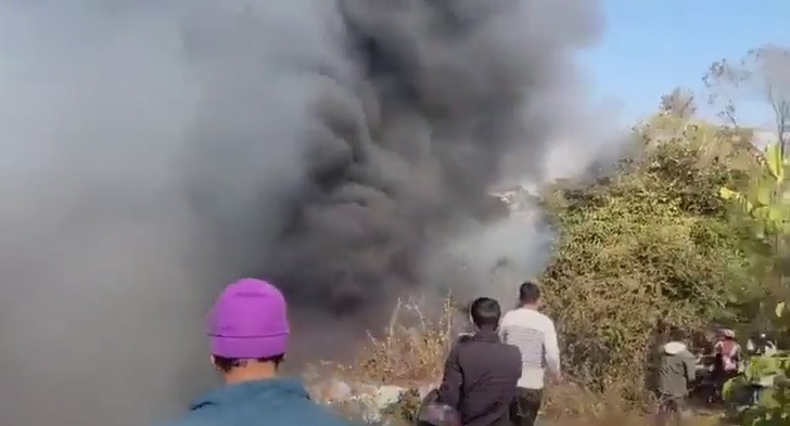 В Непале потерпел крушение пассажирский самолет. Погибли все