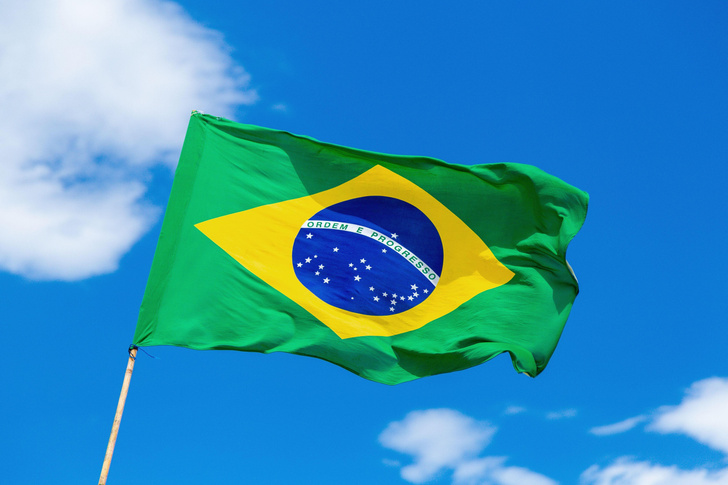 Что символизирует бразильский флаг?