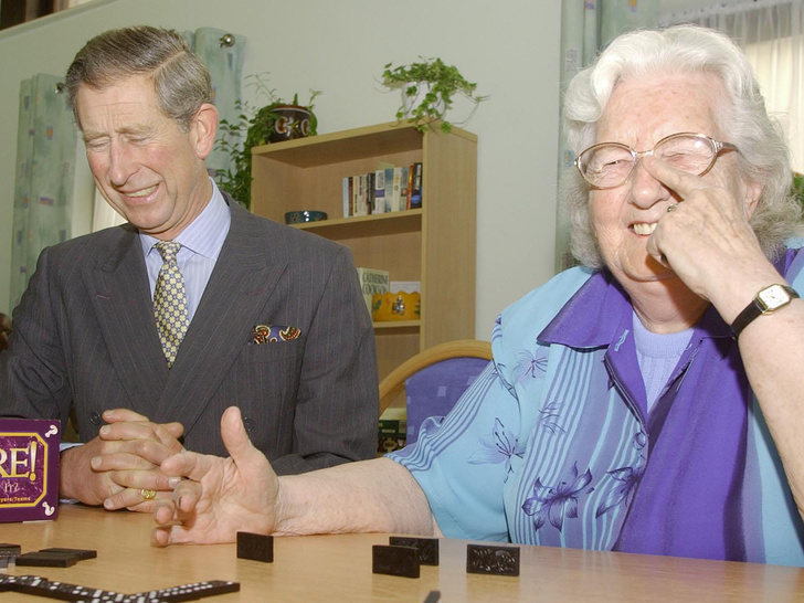 Рассмешат до слез: 30 самых забавных фотографий Карла III и королевы Камиллы, которые вы точно не видели
