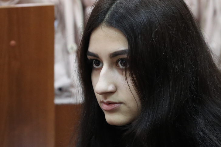 «Отстаньте от девушек»: в Сети набирает обороты движение в защиту сестер Хачатурян