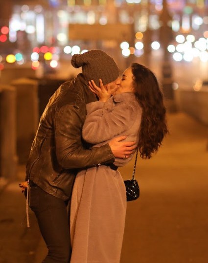 Воробьев и Дайнеко постоянно целовались на съемках клипа