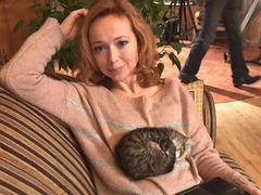 Елена Захарова призналась, что все еще кормит двухлетнюю дочь грудью