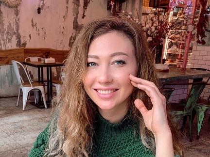 «Вези меня, мразь»: участница конкурса «Краса России» избила таксиста