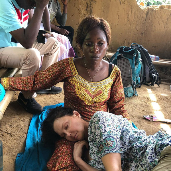 Чудом избежала ампутации ноги: путешествие актрисы Эшли Джадд в Конго обернулось 55-часовой спасательной операцией
