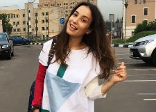 Виктория Дайнеко прячет живот