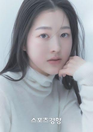 Почти династия: старшая сестра Чан Вонён из IVE дебютирует в кино