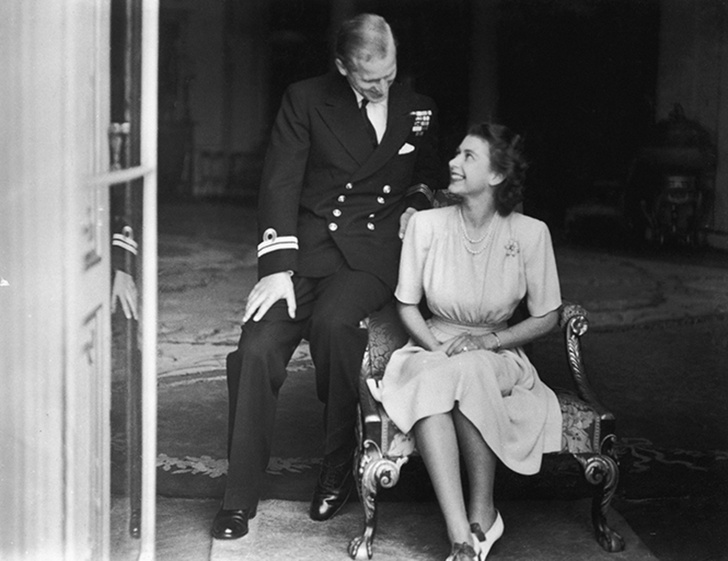 Молодой принц Филипп: редкие и забытые фото супруга Елизаветы II