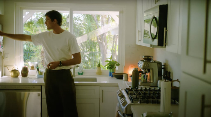 Джейкоб Элорди показал свой дом в Лос-Анджелесе: смотри, как живет звезда «Эйфории»