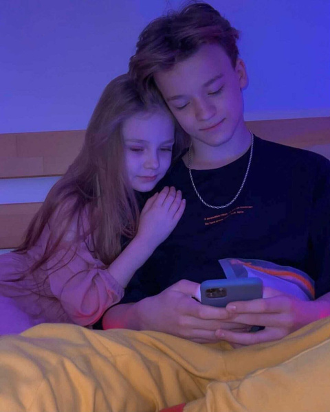 Доигрались: аккаунты «влюбленных» подростков из Украины забанили, несмотря на миллионы подписчиков