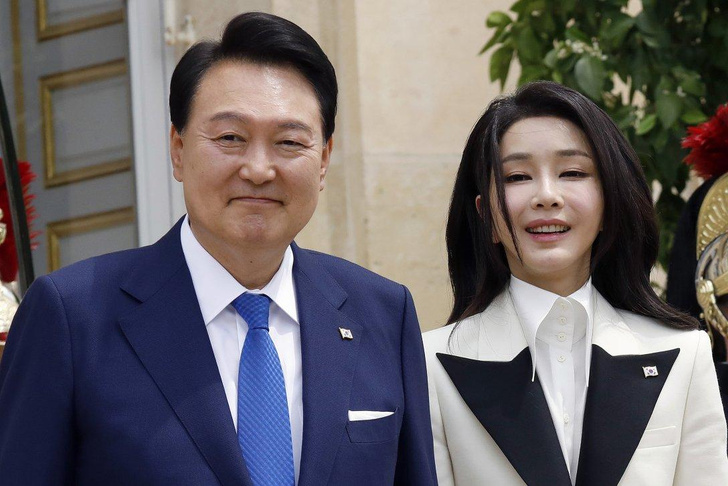 Как живет первая леди Южной Кореи Ким Кеон Хи, которую называют «фарфоровой куклой»
