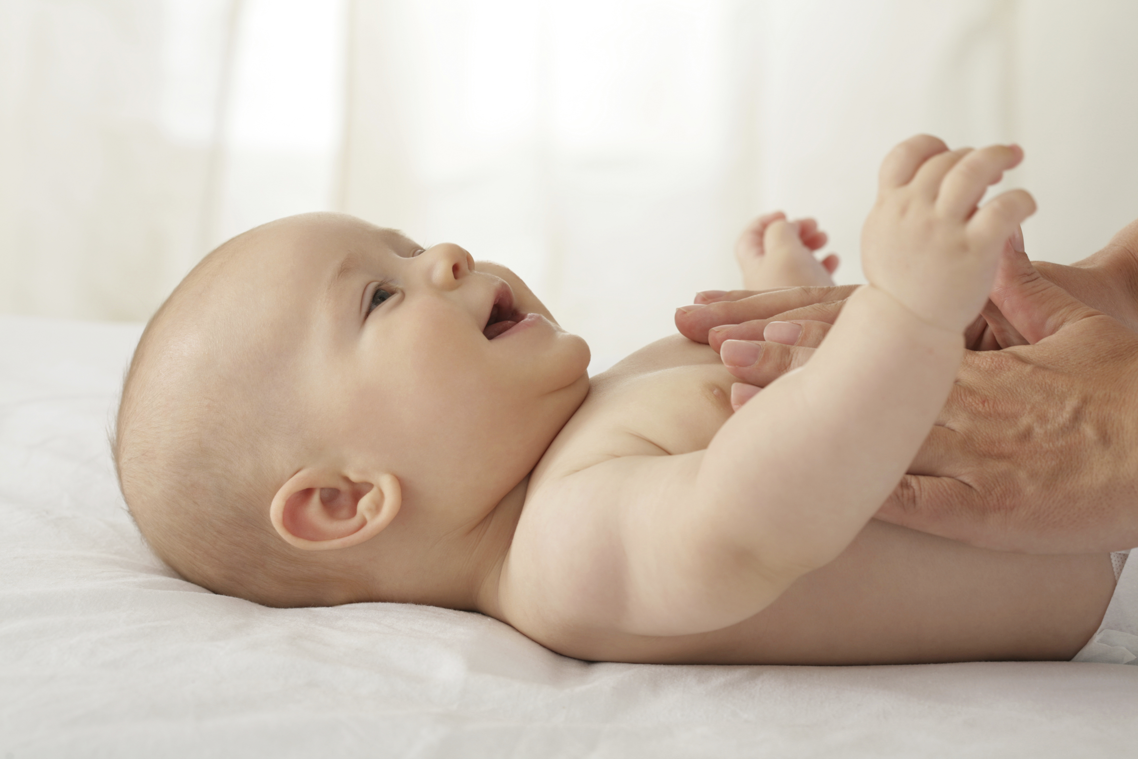 У новорожденного грудничка трясется подбородок: причины и лечение младенца