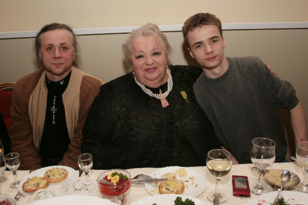 Крачковская обожала проводить время с близкими - сыном Василием и внуком Владимиром