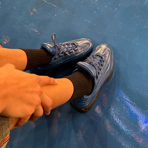 Ставим лайк: прикольные синие кроссовки как у Беллы Хадид