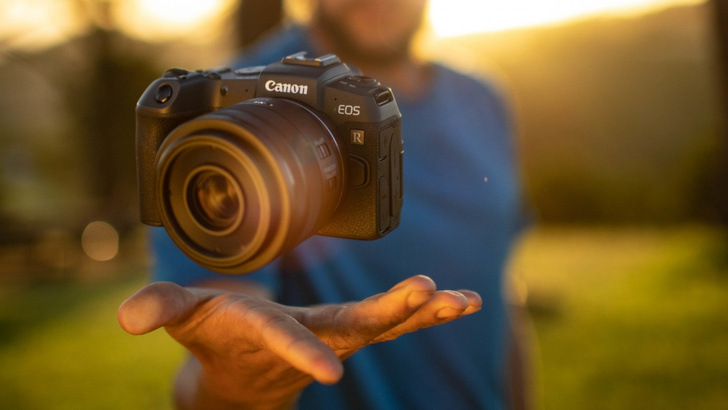 Canon представил самую легкую камеру для путешествий
