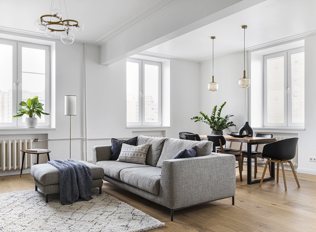 Диван и пуф, Ditre Italia. Журнальный столик, ИКЕА. | Источник: Антон Лихтарович. Стиль: Ирина Темнова