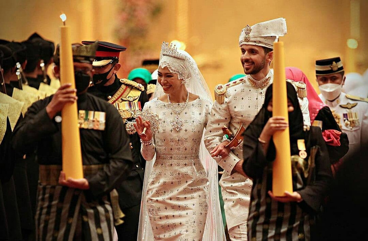 Две тиары и жених-иностранец: как прошла свадьба дочери султана Брунея — она длилась целую неделю