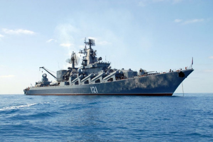 Что надо знать о флагманском крейсере «Москва», на котором сегодня произошел пожар (а потом он затонул)