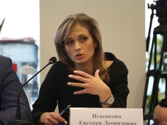 Обещал развестись и обманул: дочь убитой «Снежной королевы» помнит, как ее любовник крутил ею