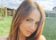 МакSим похвасталась накачанным прессом