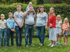 41-летняя мама десяти погодок из Новосибирска ждет 11-го ребенка