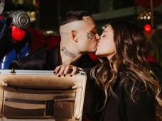 Чисто по-рэперски: Моргенштерн подарил невесте чемодан денег и крутую тачку