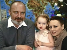 Муж Елены Ксенофонтовой впервые о скандале: «Я три месяца не видел дочь»