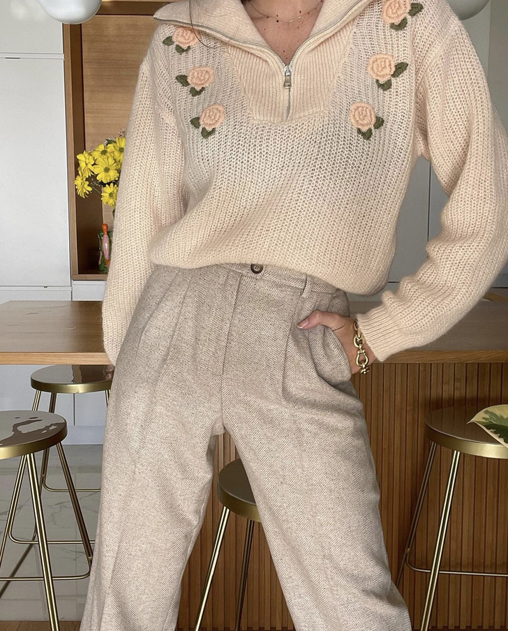 Француженка Жюли Феррери в свитере на молнии и в карамельных брюках, которые она сама называет «самыми романтичными на свете»