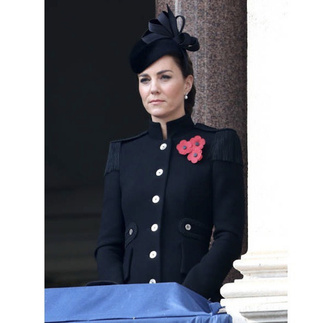 Сама элегантность: Кейт Миддлтон впервые после начала пандемии встретилась с королевской семьей