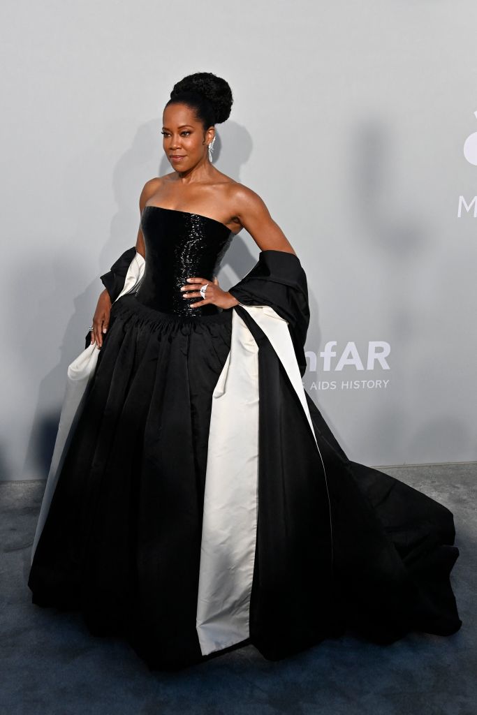 Total black: 13 самых роскошных черных платьев на amfAR 2021