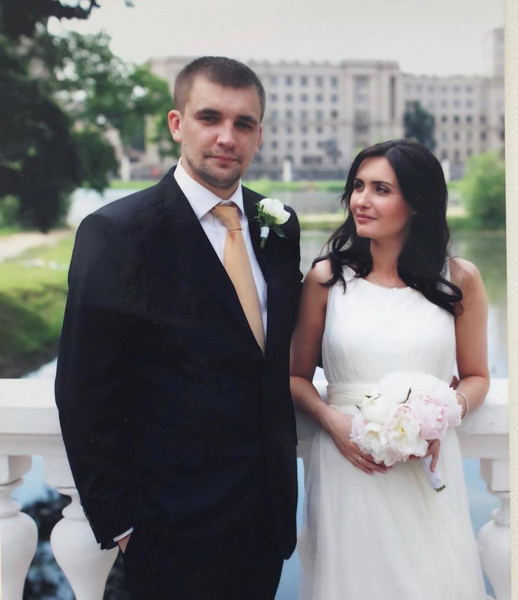 Баста и его красавица-супруга отмечают 11-ю годовщину свадьбы