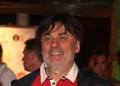 У Александра Серова родился внук