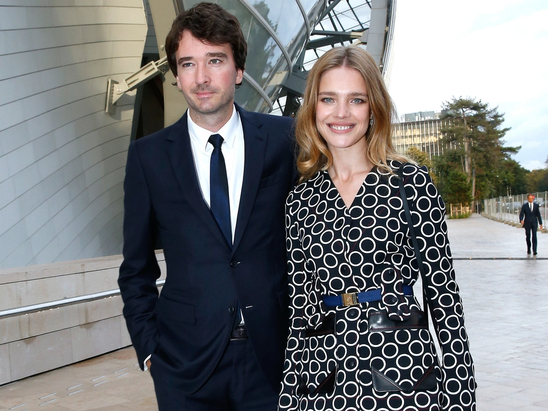 Без фаты и пышной юбки: Наталья Водянова показала свадебный наряд | marieclaire.ru