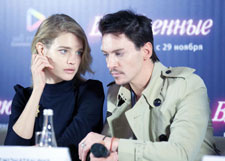 Наталья Водянова и Джонатан Риз Майерс на премьере фильма «Влюбленные»