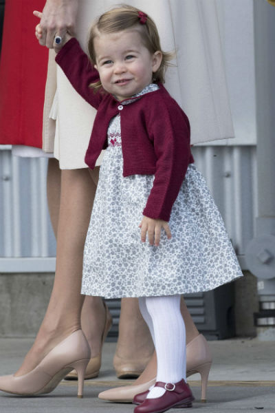20 фото принцессы Шарлотты: как менялась дочь Кейт Миддлтон и Уильяма