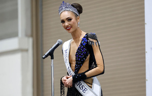 «Мисс Вселенная-2023»: посмотрите на 28-летнего двойника Джей Ло, которую назвали самой красивой женщиной мира