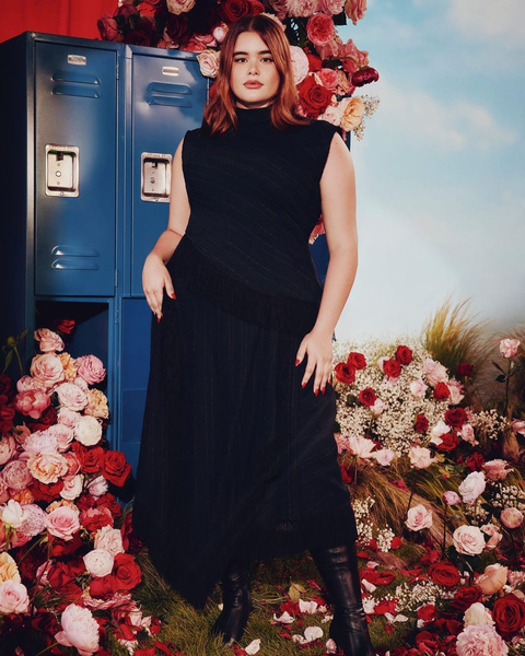 #xlove: 5 модных новогодних образов для девушек plus size, вдохновленных стилем Барби Ферейры