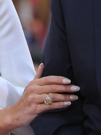 Россыпь бриллиантов, рубины и сапфиры: как выглядят самые роскошные помолвочные кольца жен миллиардеров